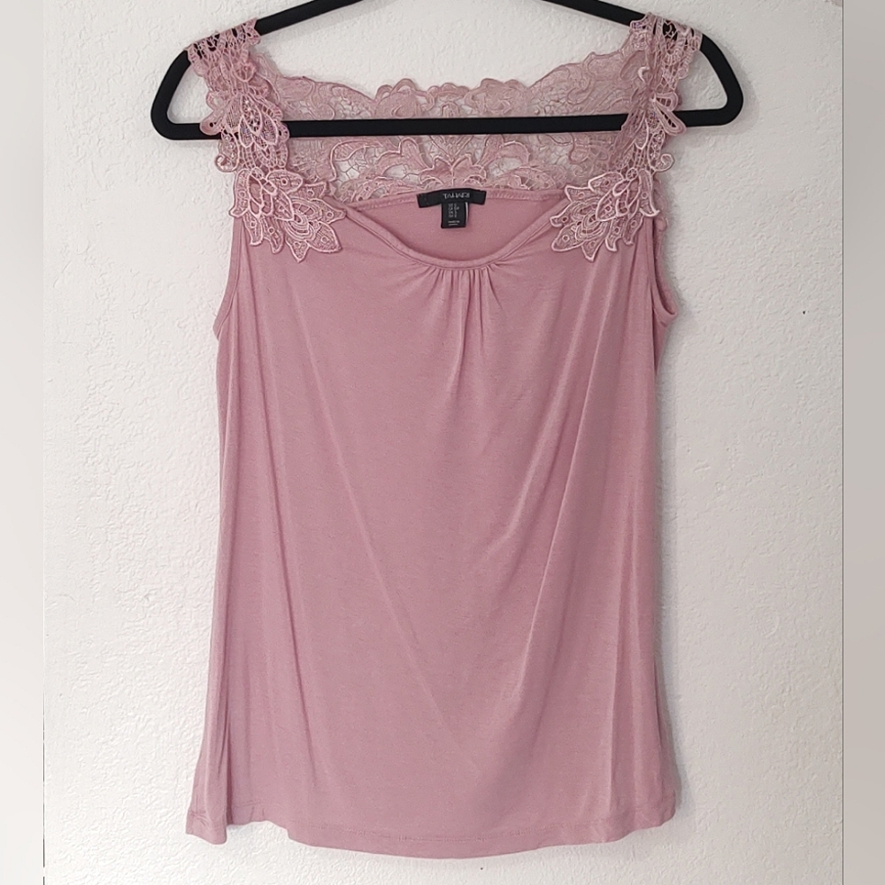 Tahari Lacey Scoop Neck Tank Top in Dusty Pink